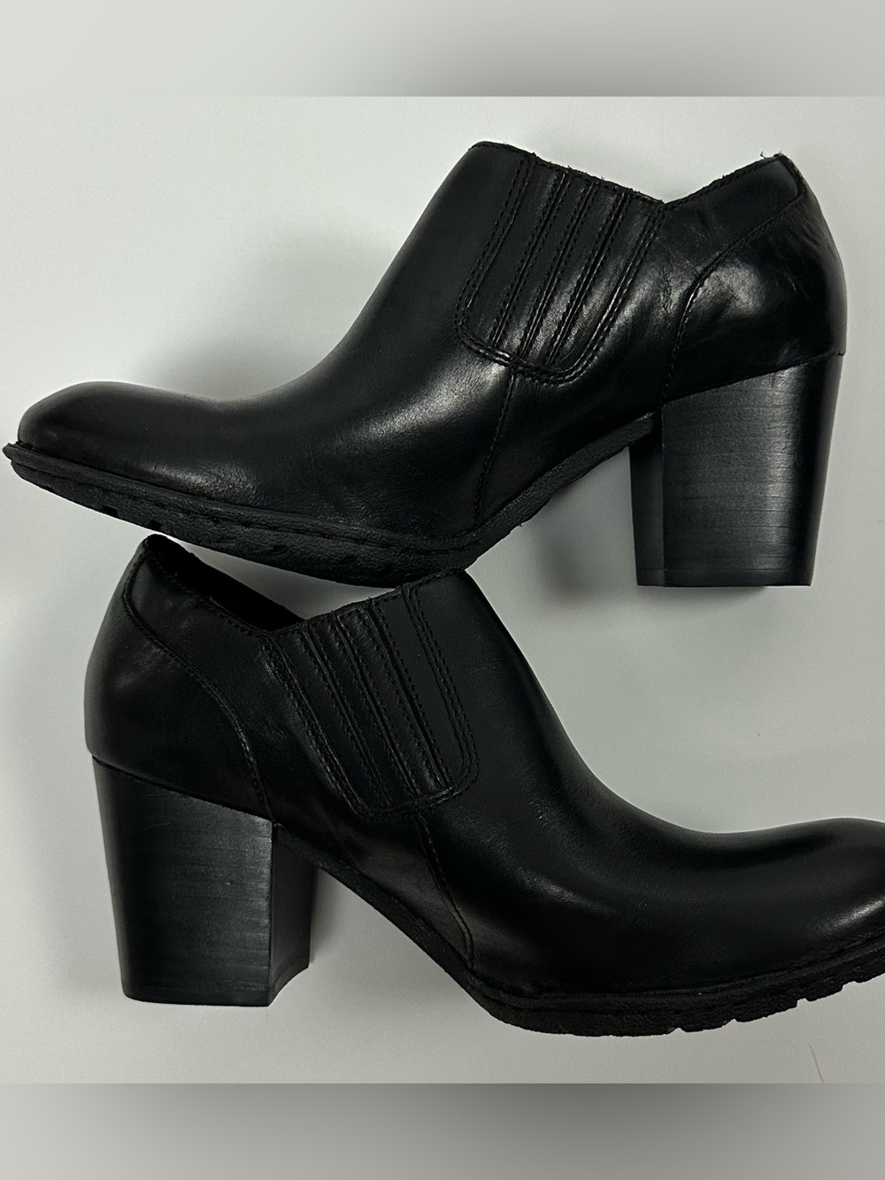 BORN Breckin Black Leather Block Heel Ankle Booties - size 9